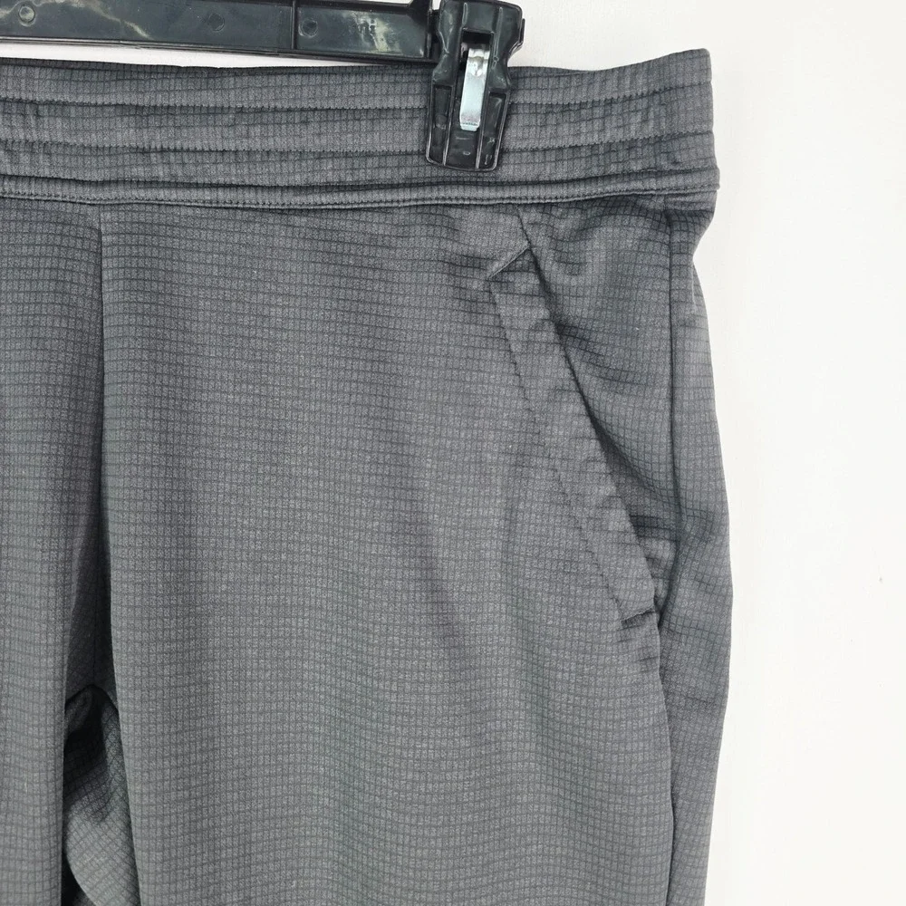 The North Face Men's Medium Tape Ampere Jogger Athletic Pants Asphalt Gray